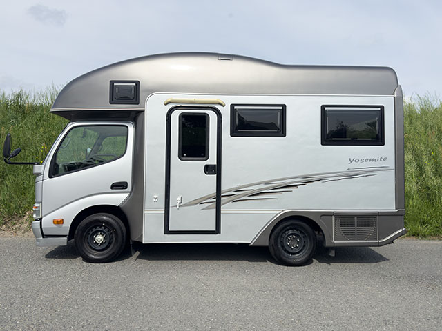 キャンピングカーレンタル左